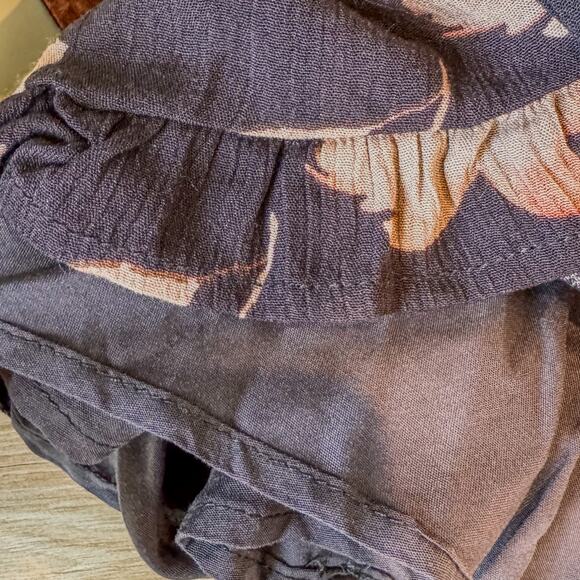 Dress Forum Los Angeles-Washed Floral Romper w/ Ruffled Trim Line-Women’s Medium - Picture 8 of 9